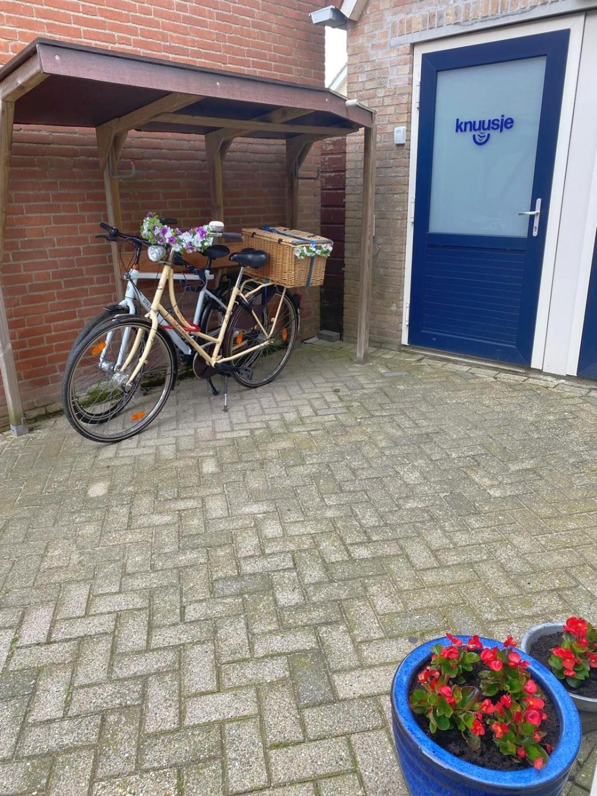 Knuusje: Knus En Gastvrij! Villa Vrouwenpolder Kültér fotó